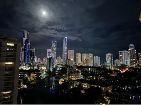 Amazing Views Surfers Paradise 2 Bedroom Unit Close To Everything - Stays Accommodation 0