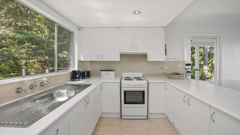 Anthonys Treehouse By The Beach - Stayed 4