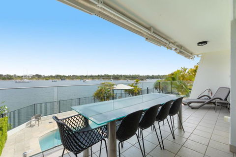 Aqua Linea 3 Noosa Parade 82 - Stayed 1