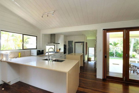 Archies Beach Abode - Stays Accommodation 1