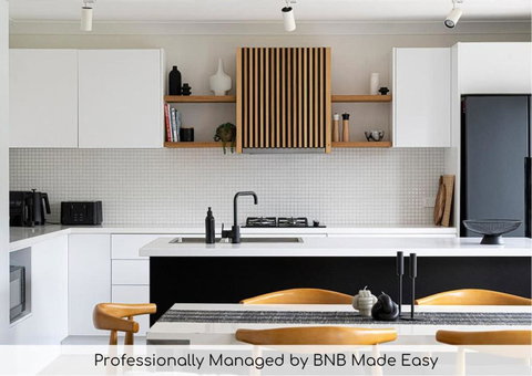 Artful Abode - Duntryleague, Vibrant Decor - Stays Accommodation 0