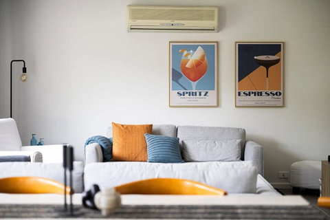 Artful Abode - Duntryleague, Vibrant Decor - Stays Accommodation 3