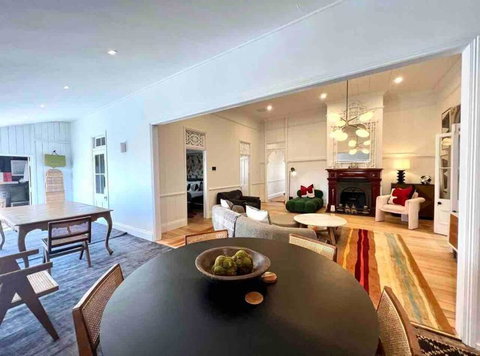 Artists Residence - Stays Accommodation 3