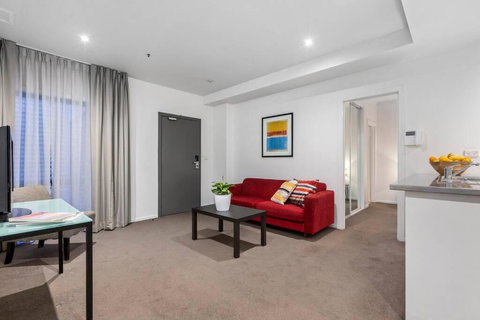 Astral Apartments. Spacious 2 Bed, 2 Bath Apartment In A Great Location. - Stays Accommodation 0