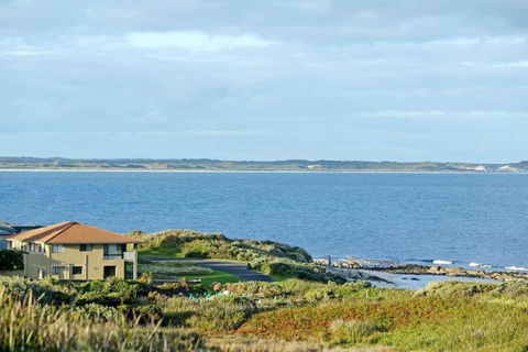 Augusta Beachfront - Watch The Whales Go By - Stayed 0
