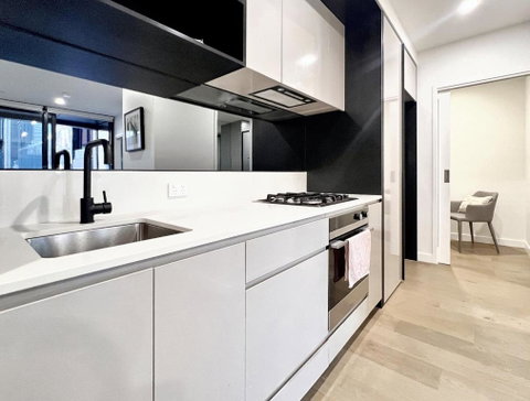 Aura On Lonsdale - Stayed 2