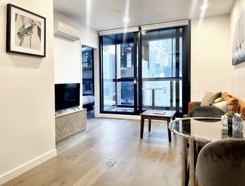 Aura On Lonsdale - Stayed 3