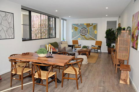 Aurora On Gregory - Stayed 1