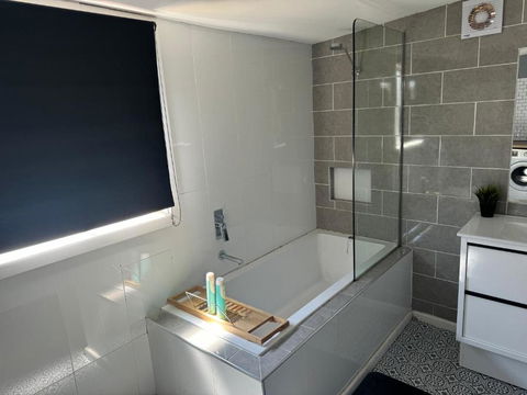 Austin Cottage - Stayed 4