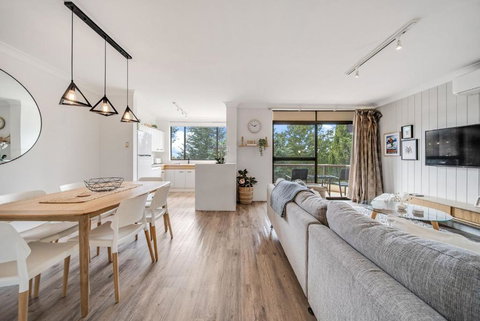 Avalanche 3 - 3BR Apartment L Central Location L Balcony L WiFi - Stays Accommodation 0