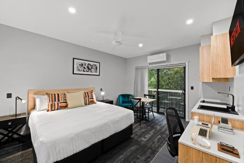 AVENUE MOTEL APARTMENTS - Stayed 4