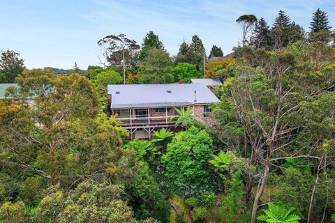 Azimuth - Spacious Family Retreat With City Views - Stayed 0