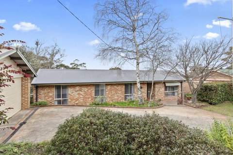 Azimuth - Spacious Family Retreat With City Views - Stayed 1