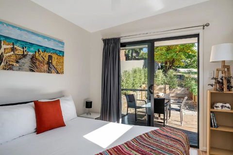 Architecturally Designed Nature Lovers Delight - Stayed 2