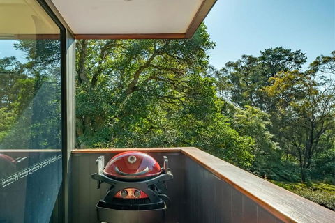 Architecturally Designed Nature Lovers Delight - Stayed 1