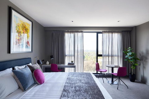 Art Series - The Chen - Stays Accommodation 3