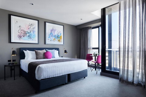 Art Series - The Chen - Stays Accommodation 2