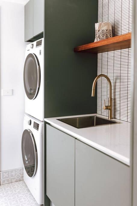 B E R T I E - Central Bicheno - Stays Accommodation 3