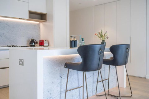 B1 Next To The Crown Hotel Door Step To Cafe CBD - Stays Accommodation 4