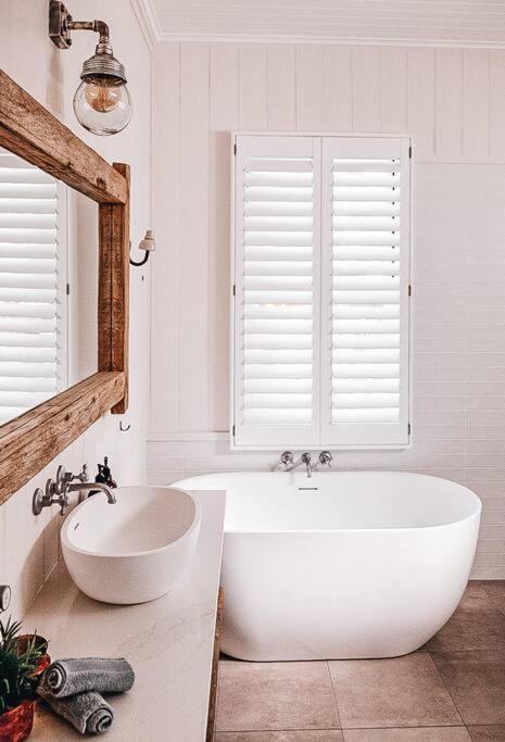 BAY PROPERTIES . Beach House Yamba - Stays Accommodation 2