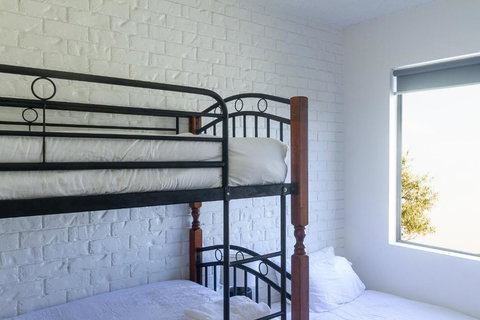 BAY PROPERTIES . Beach Street - Stays Accommodation 4