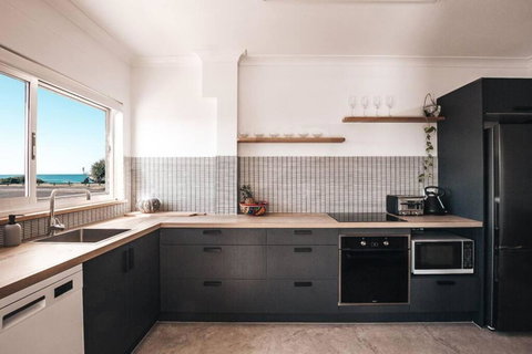 BAY PROPERTIES . Ocean Sounds - Stays Accommodation 1