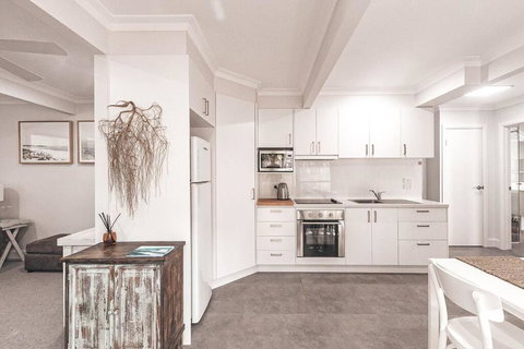 BAY PROPERTIES . Summer Salt On Main - Stays Accommodation 4