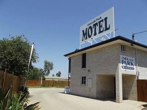 Emerald Park Motel - Stayed 11