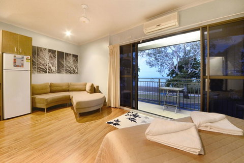Whitsunday Waterfront Apartments - Stays Accommodation 2