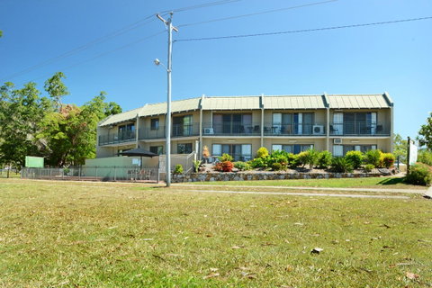 Whitsunday Waterfront Apartments - Stays Accommodation 10