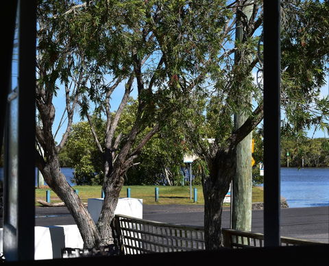 Absolute Waterfront - Stayed 7
