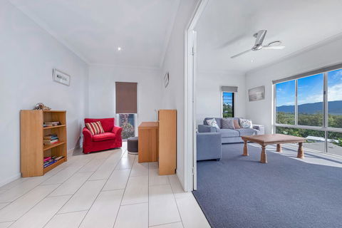 Viewpoint Holiday Home - Cannonvale - Stayed 7