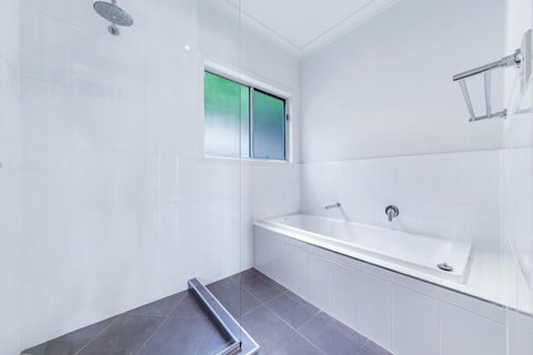 Viewpoint Holiday Home - Cannonvale - Stayed 14