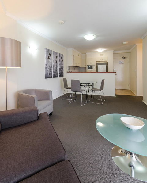 West End Central Apartments - Stayed 17