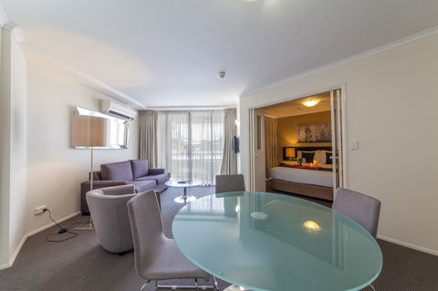 West End Central Apartments - Stayed 25