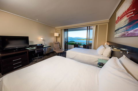 Hilton Cairns - Stayed 6