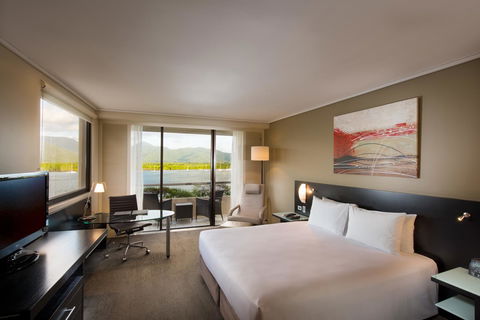Hilton Cairns - Stayed 7