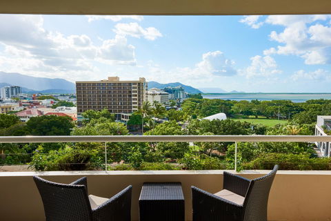 Hilton Cairns - Stayed 12