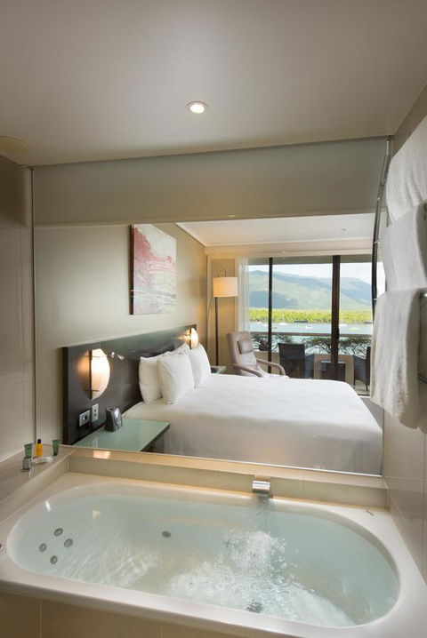 Hilton Cairns - Stayed 2