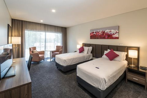 Alexandra Hills Hotel - Stays Accommodation 6