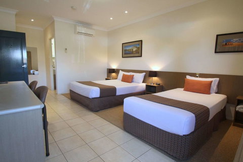 Midlander Motor Inn - Stayed 23