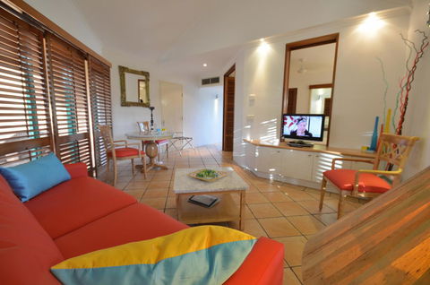 Martinique On Macrossan - Stayed 2