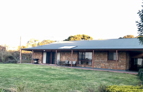 Beeâ€™s Place - 3 Bedroom Home On 10 Acres Of Land With Distant Ocean Views - Stayed 10
