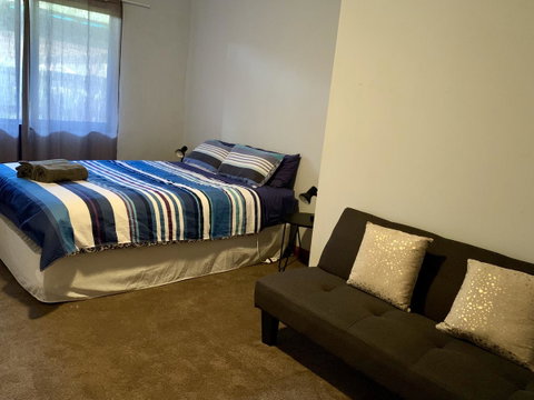 Beeâ€™s Place - 3 Bedroom Home On 10 Acres Of Land With Distant Ocean Views - Stayed 6