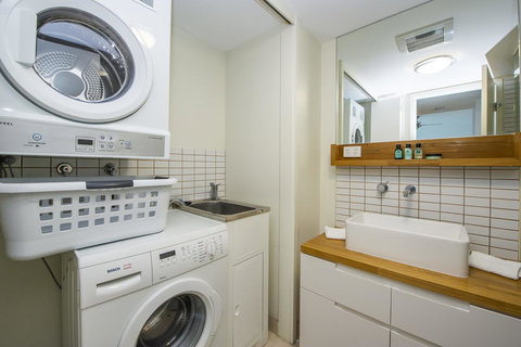 1 Bright Point Apartment 5301 - Stayed 13