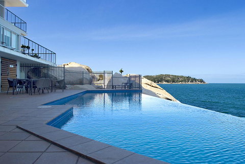 1 Bright Point Apartment 5301 - Stayed 19