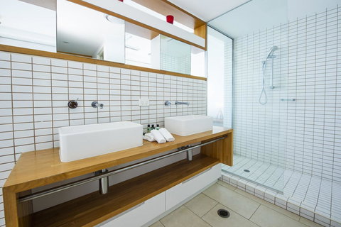 1 Bright Point Apartment 5301 - Stayed 4