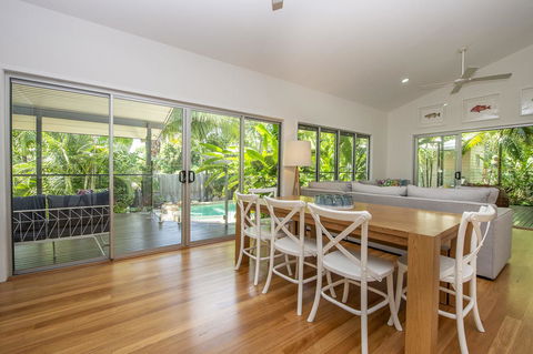 Whispering Palms - Stayed 16