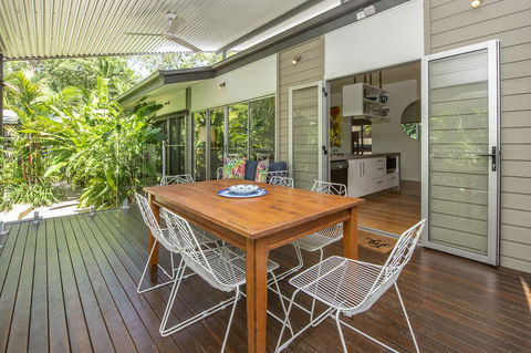 Whispering Palms - Stayed 12