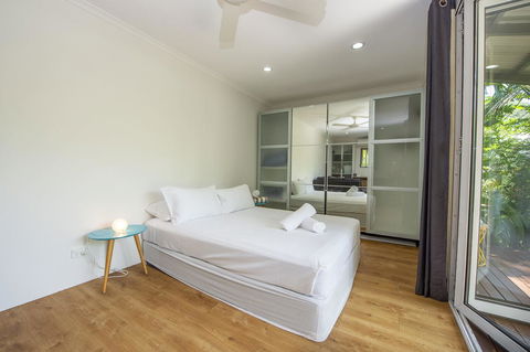 Whispering Palms - Stayed 5